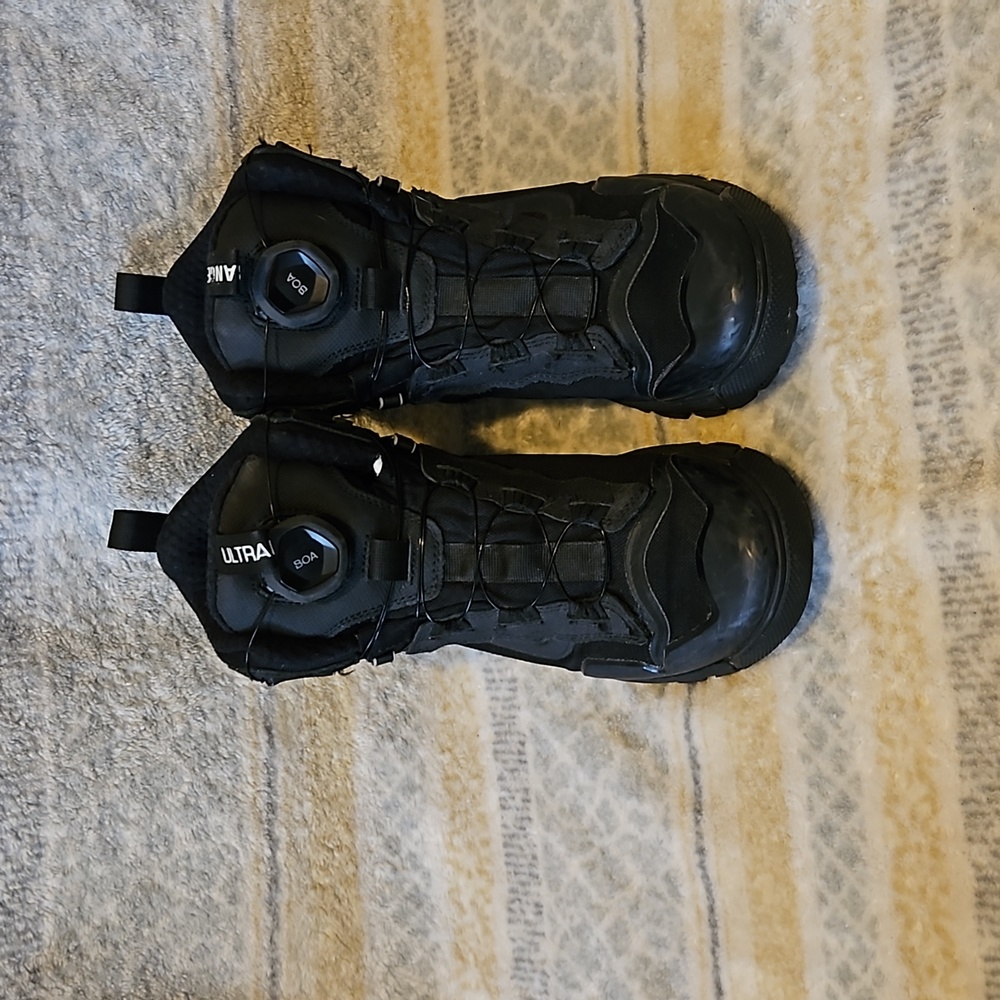Vans MTE Gore-Tex boots size 8.5 Mens